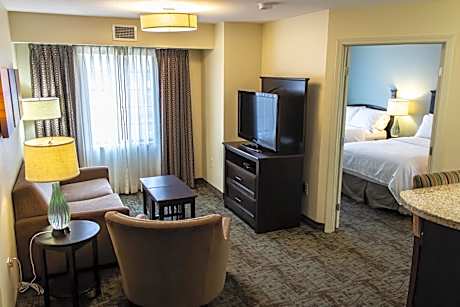 Two-Bedroom with Two Bathrooms and Hearing Accessible Roll In Shower - Non-Smoking