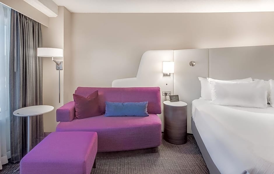 Crowne Plaza Cleveland at Playhouse Square by IHG