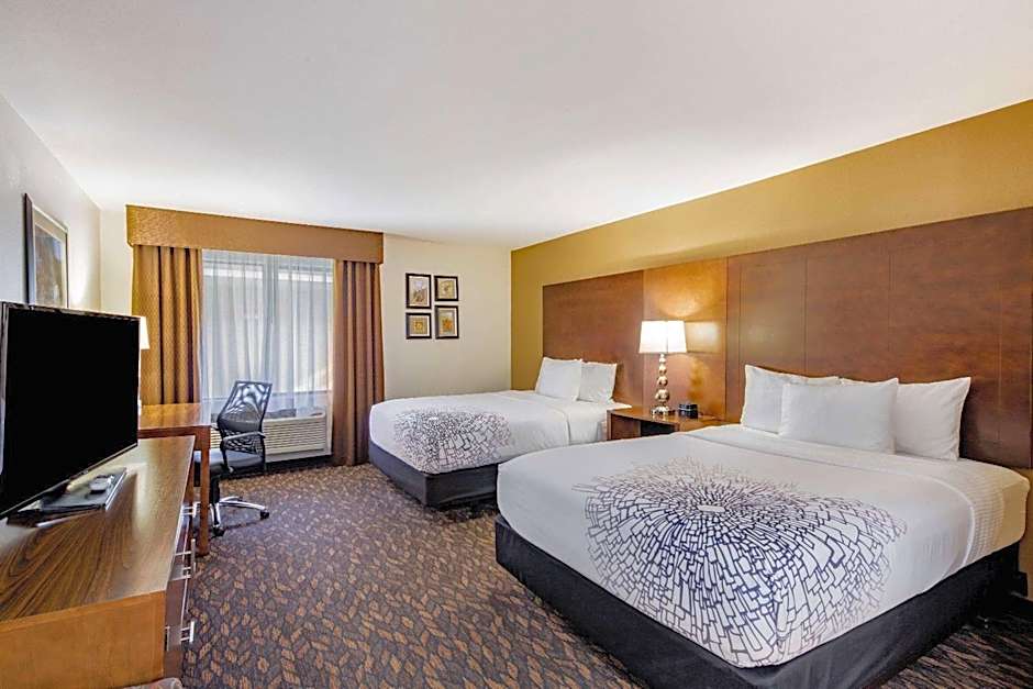 La Quinta Inn & Suites by Wyndham Hayward Oakland Airport