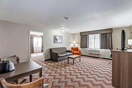 King Suite with Sofa Bed