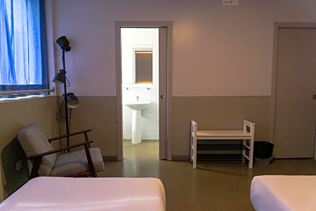 Twin Room with Private Bathroom