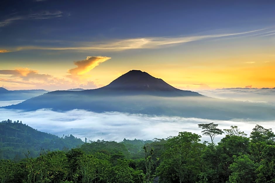 Resto Apung and Bungalow Kedisan Batur Lake View RedPartner