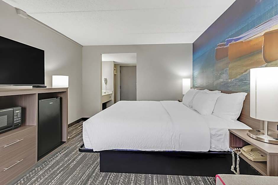 Clarion Pointe Near Erie Casino