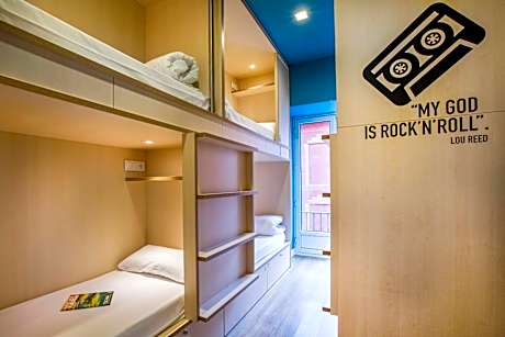 Bed in 6-Bed Mixed Dormitory Room