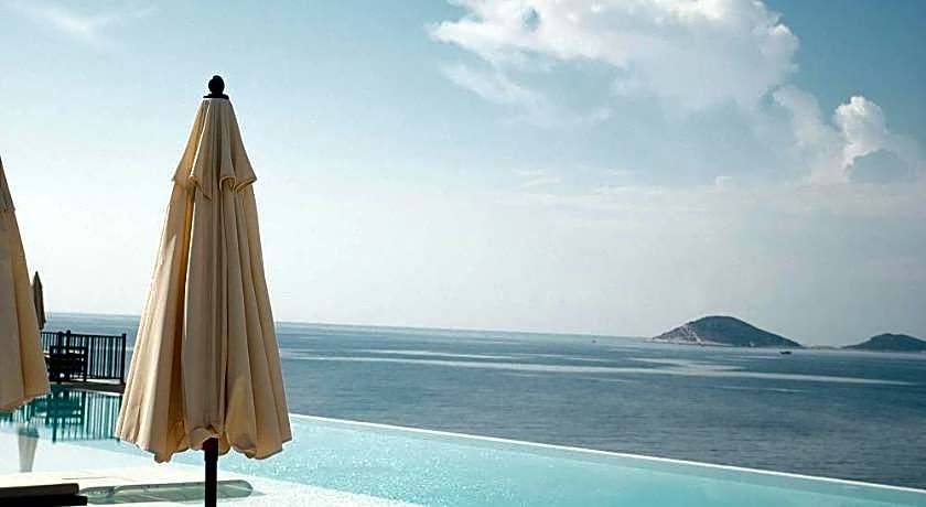 Lures Hotel