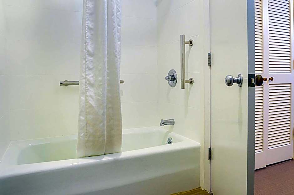 Comfort Inn Monterey Peninsula Airport