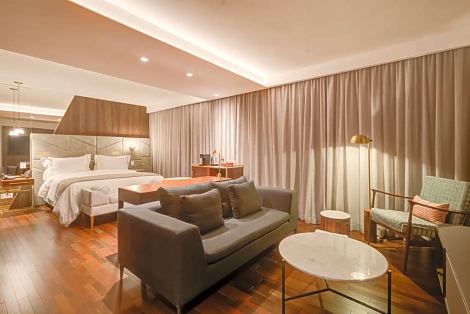 Qoya Hotel Sao Paulo, Curio Collection by Hilton