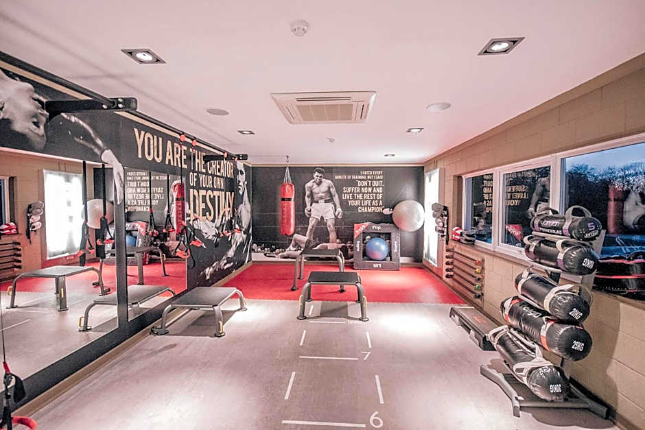 Bowfield Hotel & Country Club