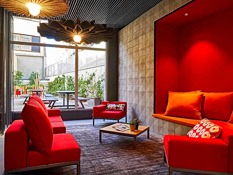 ibis Barcelona Pza Glories 22