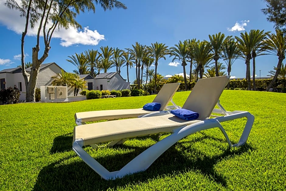 R2 Romantic Fantasia Suites - Adults Only