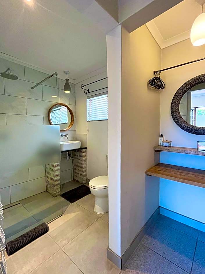 Dolphin Circle Bed and Breakfast