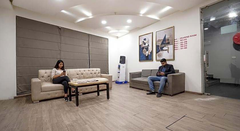 Townhouse Sector 49 Near Logix city centre