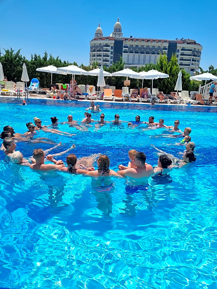 J'Adore Deluxe Hotel & Spa