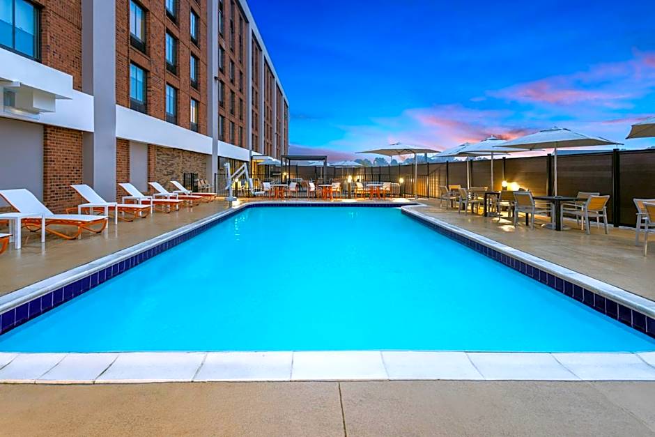 Holiday Inn & Suites Richmond West End by IHG