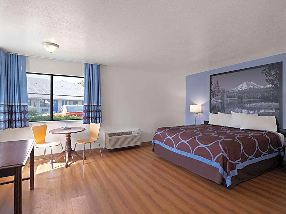 Super 8 by Wyndham Dunnigan