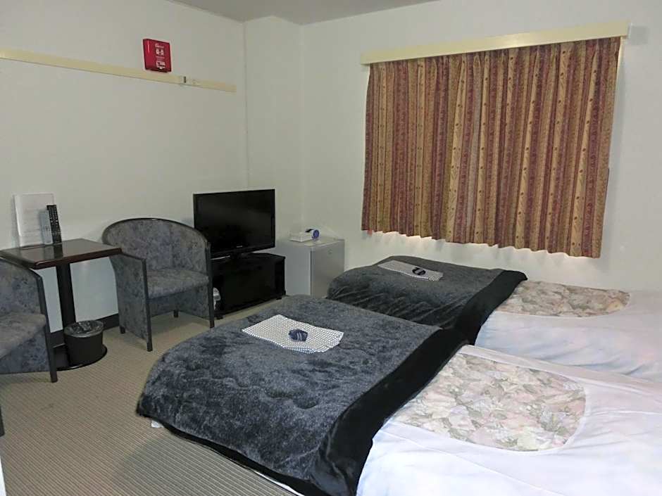 Biz Hotel Shiojiri Ekimae