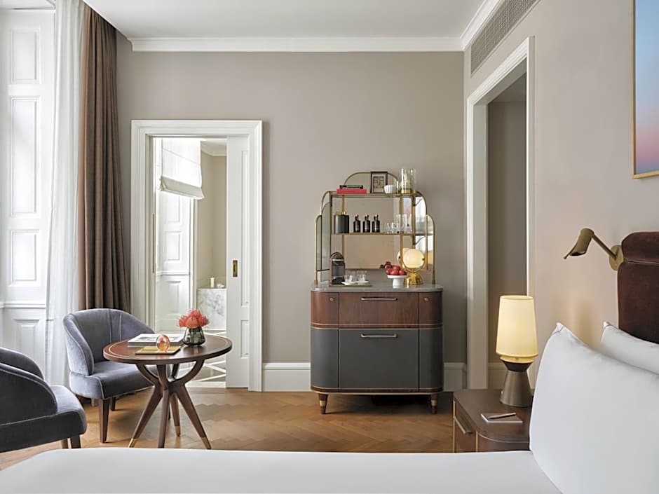 Rosewood Vienna