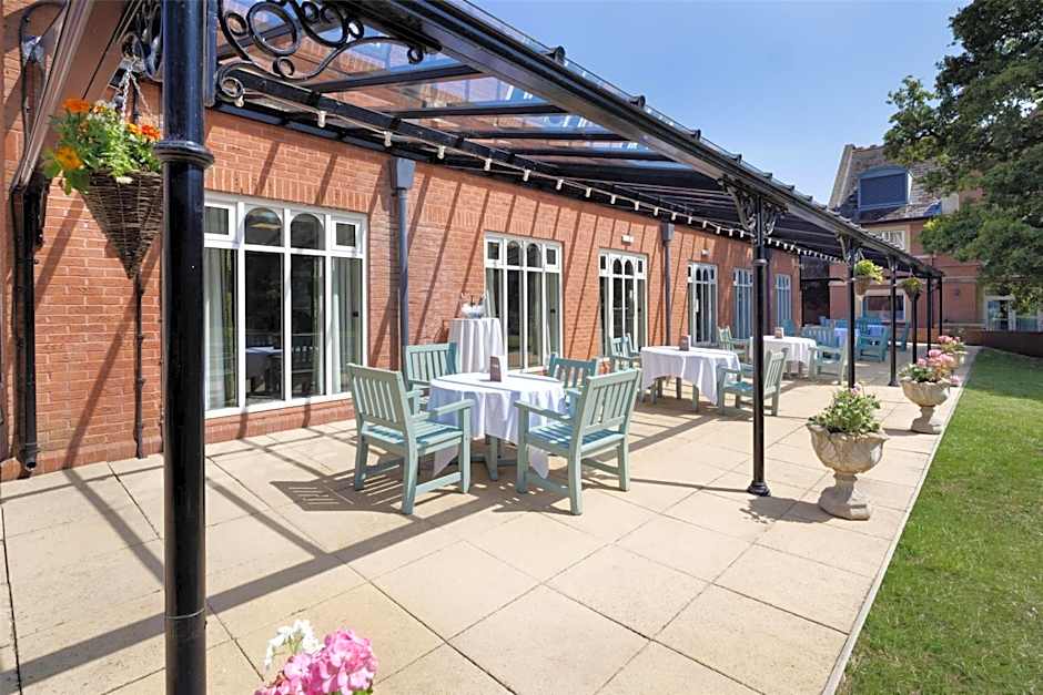 DoubleTree by Hilton St. Anne's Manor