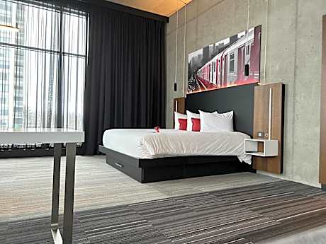 Superior King Suite