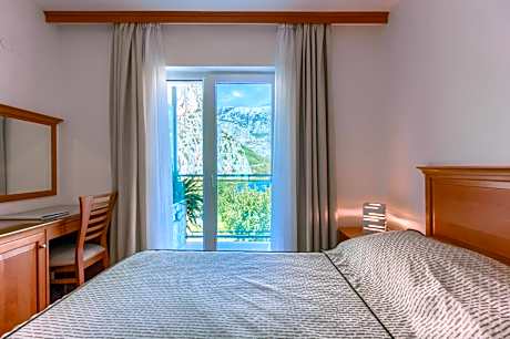 Double Room with Balcony and River View