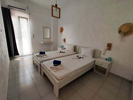 Triple Room with Terrace