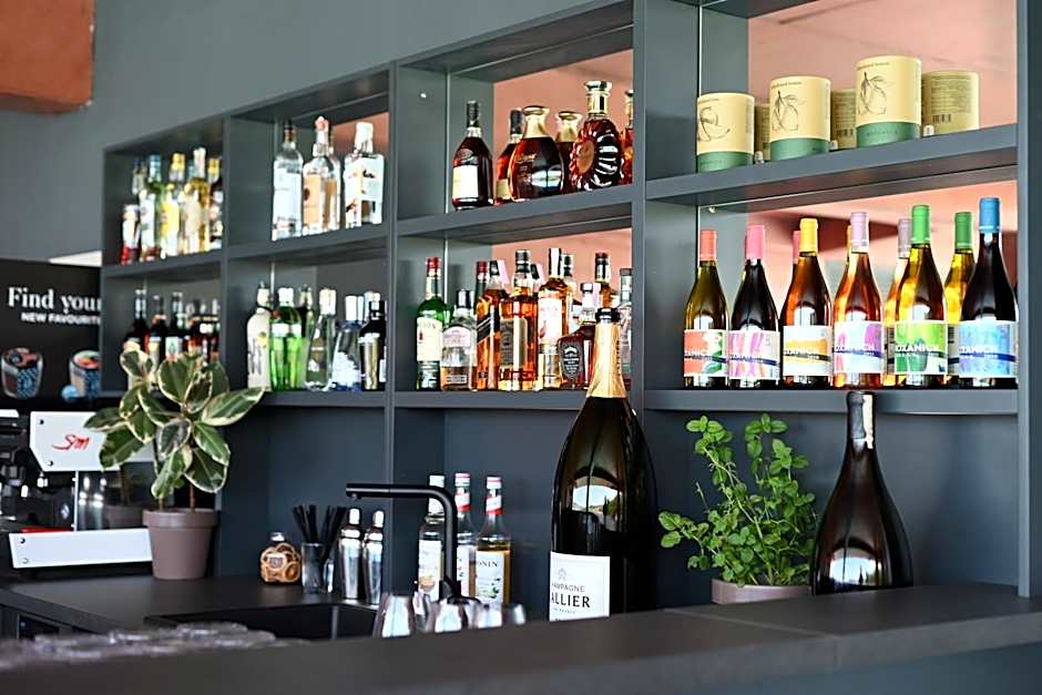 Winery & Design hotel ROXANICH