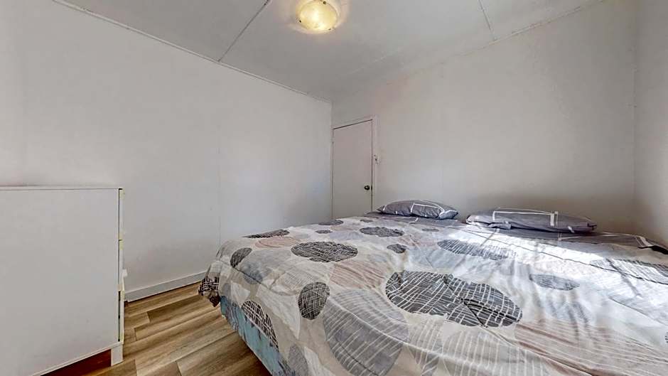 Main Beach River Retreat - Wasaga Beach 1 - Main Strip - 93 Mosley St