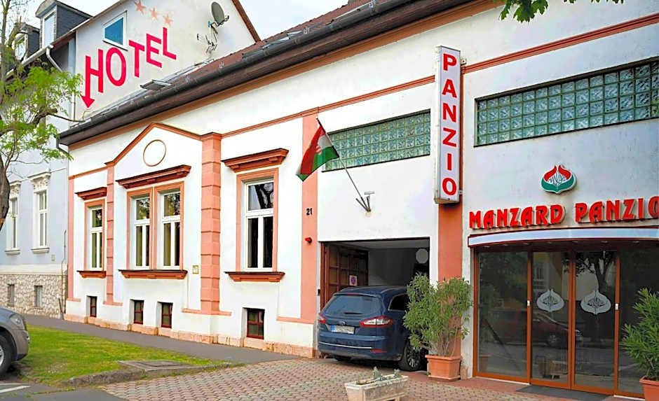 Hotel Manzard Panzio