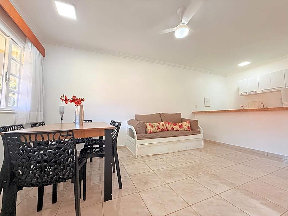 Flat estudio 110 Amarilis Riviera de São Lourenço, 03 piscina climatizada, serviço de hotelaria, limpesa e troca de toalhas diária, carregador veiculo elétrico e servico de praia finais de semana WiFi 500