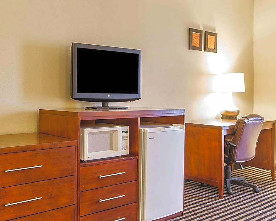 Comfort Inn Owatonna near Medical Center