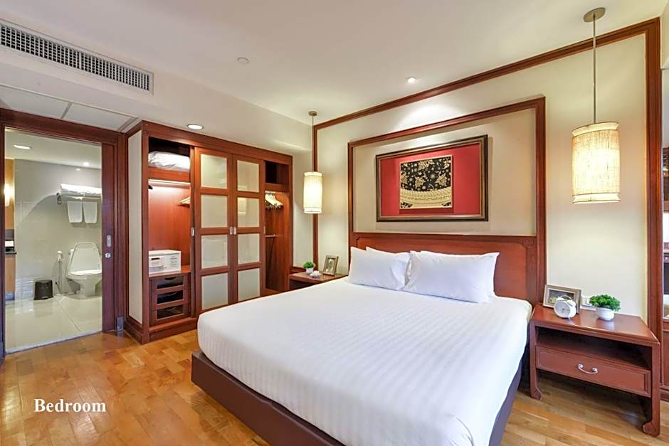 Photo 1 of 5 of Grand 1 Bedroom Suite, Pool View