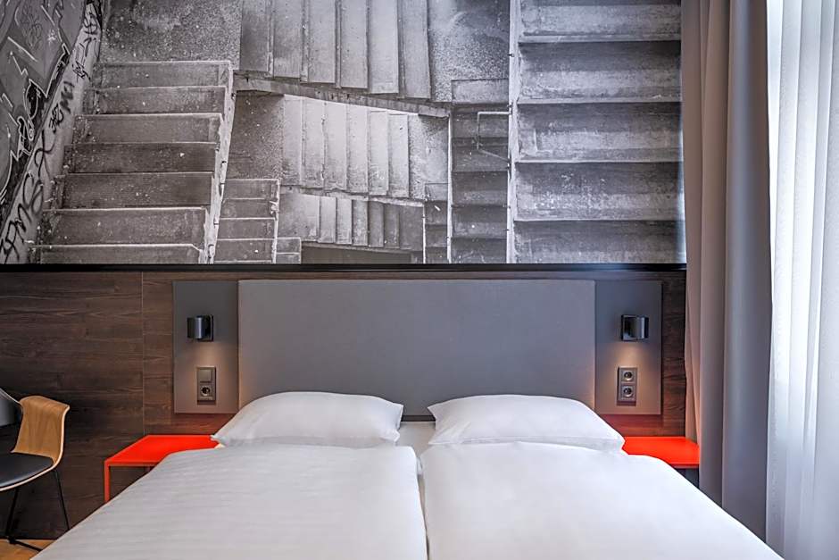 Dean's College Hotel