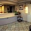 Hilltop Inn & Suites