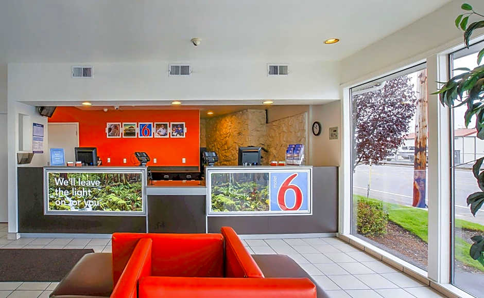 Motel 6-Coos Bay, OR