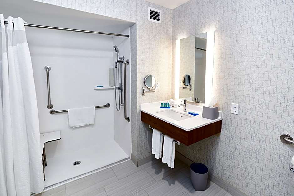 Holiday Inn Express Hotel & Suites Dieppe Airport By IHG