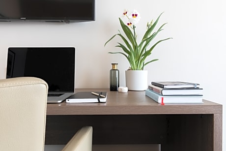 SUPERIOR ROOM WITH LATERAL SEAVIEW