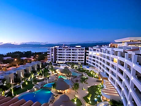 Two Bedroom Demi Pool Residence with 1 king size bed, 2 double beds and semi private pool