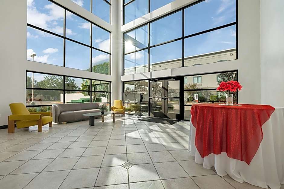 Wingate by Wyndham Round Rock Hotel & Conference Center