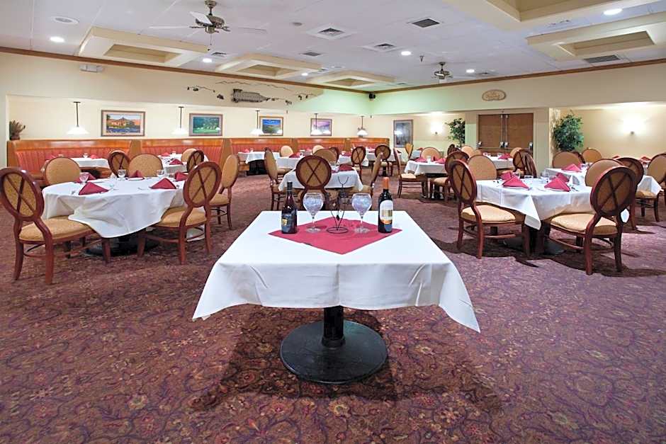 Ramada Plaza by Wyndham Sheridan Hotel & Convention Center