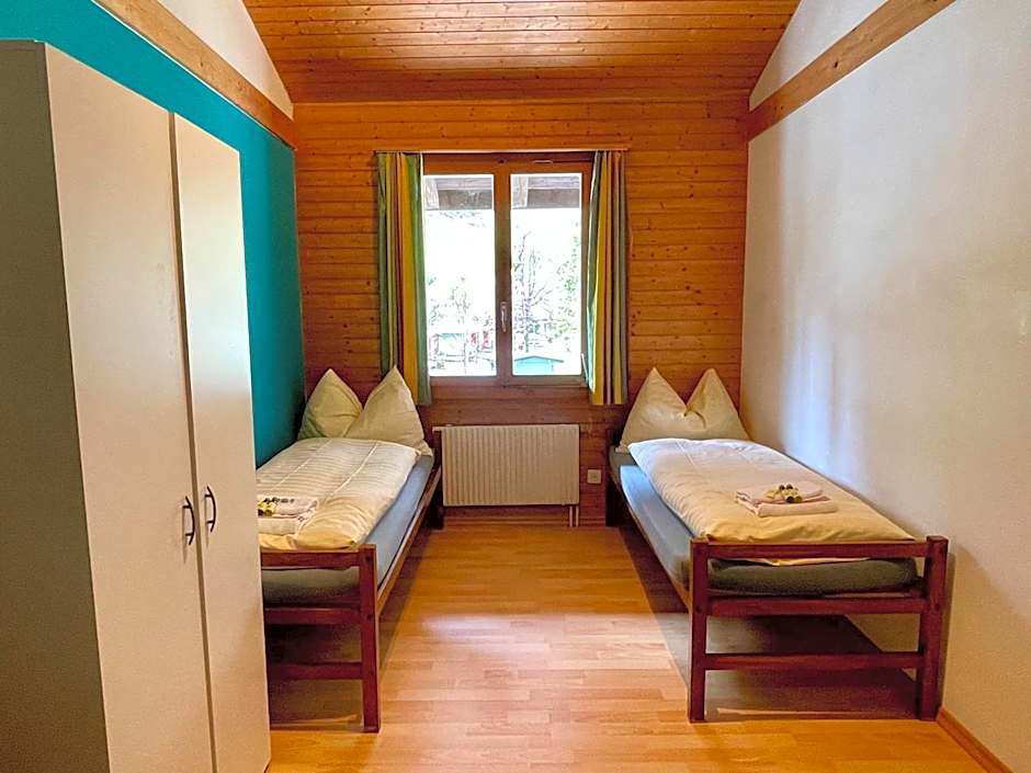 Alpine Base Hostel - Adults only