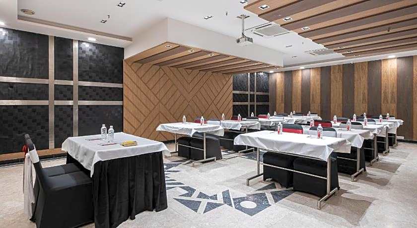 The Suncourt Hotel Yatri