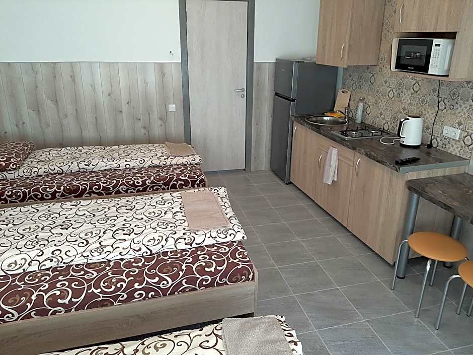ROOMS FOR RENT