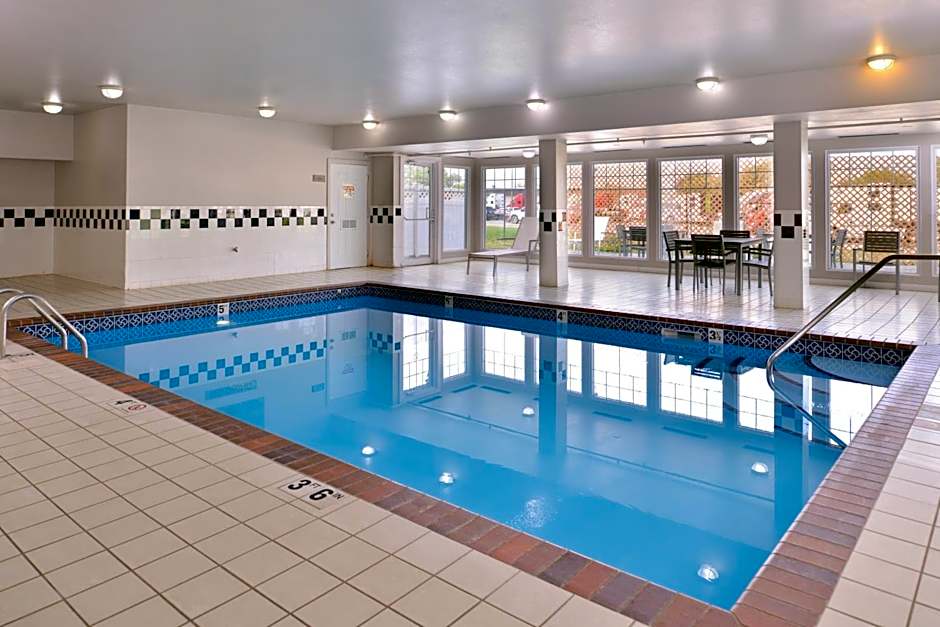 Country Inn & Suites by Radisson, Omaha Airport, IA