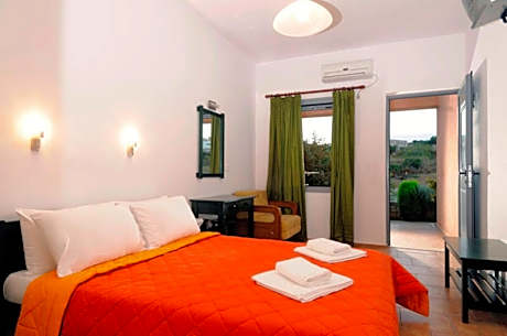 Double Studio (2 Adults)