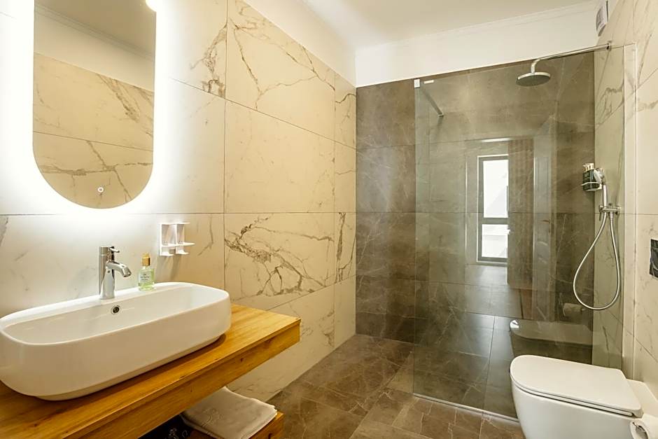 Bloom Downtown Suites