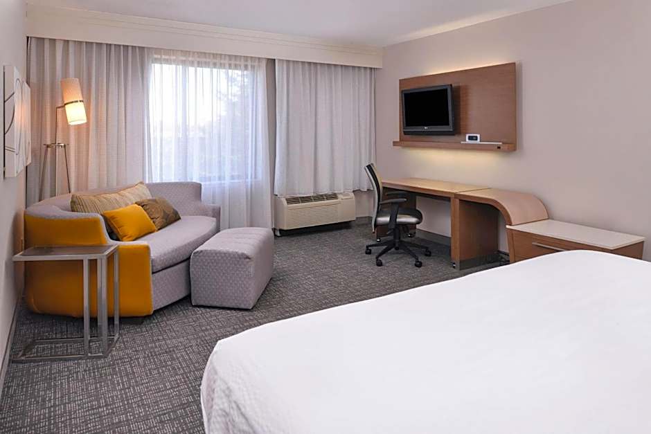 Country Inn & Suites by Radisson, Brown Deer - Milwaukee North