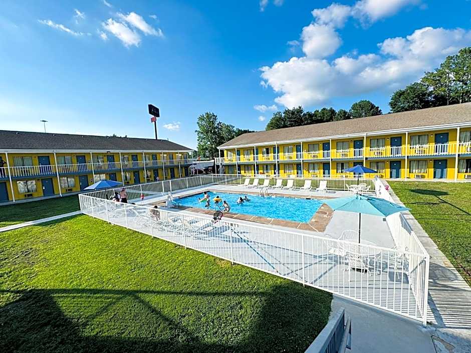 Rodeway Inn Jackson Northwest