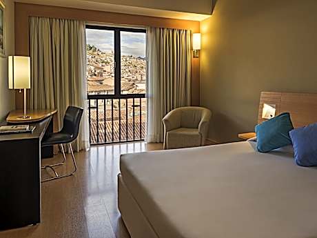 Deluxe Room with King Bed