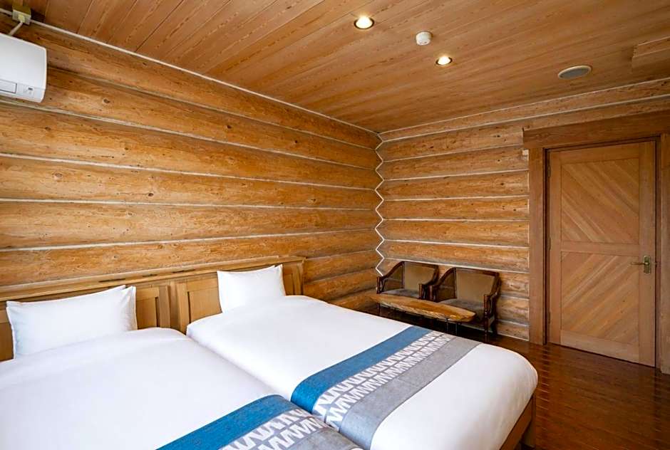 Reposer Hakuba Hotel and Offsite Villa