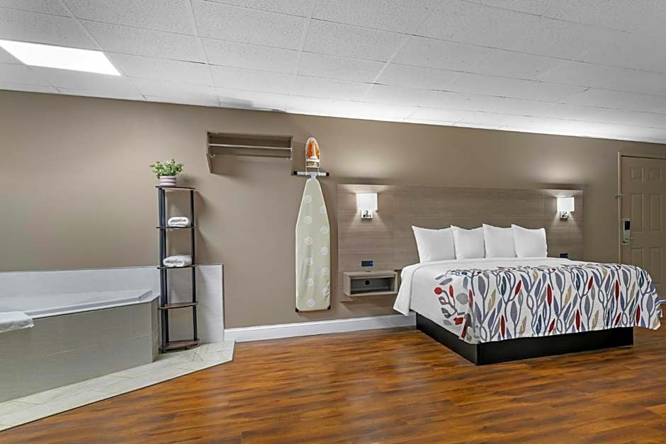 Red Roof Inn & Suites Swansea
